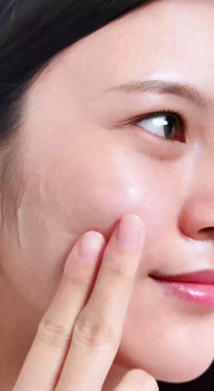 CeraVe education video: how encapsulated retinol works on skin