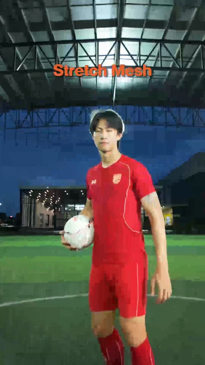 Warrix product video: a player in the national-team jersey on the pitch